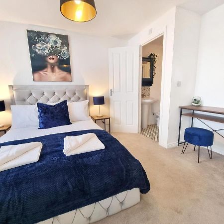 Modern & Spacious 3 Bedrooms And 2 Bathrooms Home, Free Parking! Cambridge Zewnętrze zdjęcie