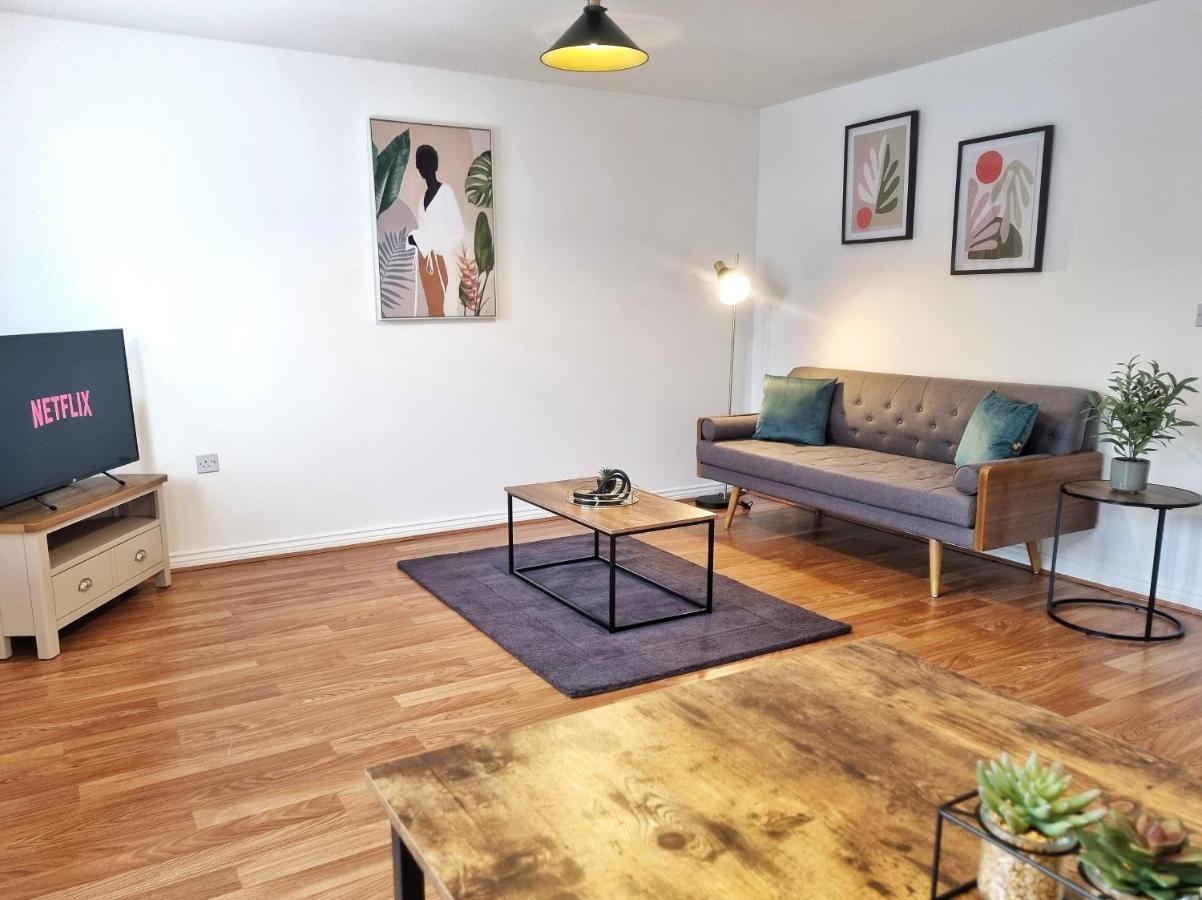 Modern & Spacious 3 Bedrooms And 2 Bathrooms Home, Free Parking! Cambridge Zewnętrze zdjęcie