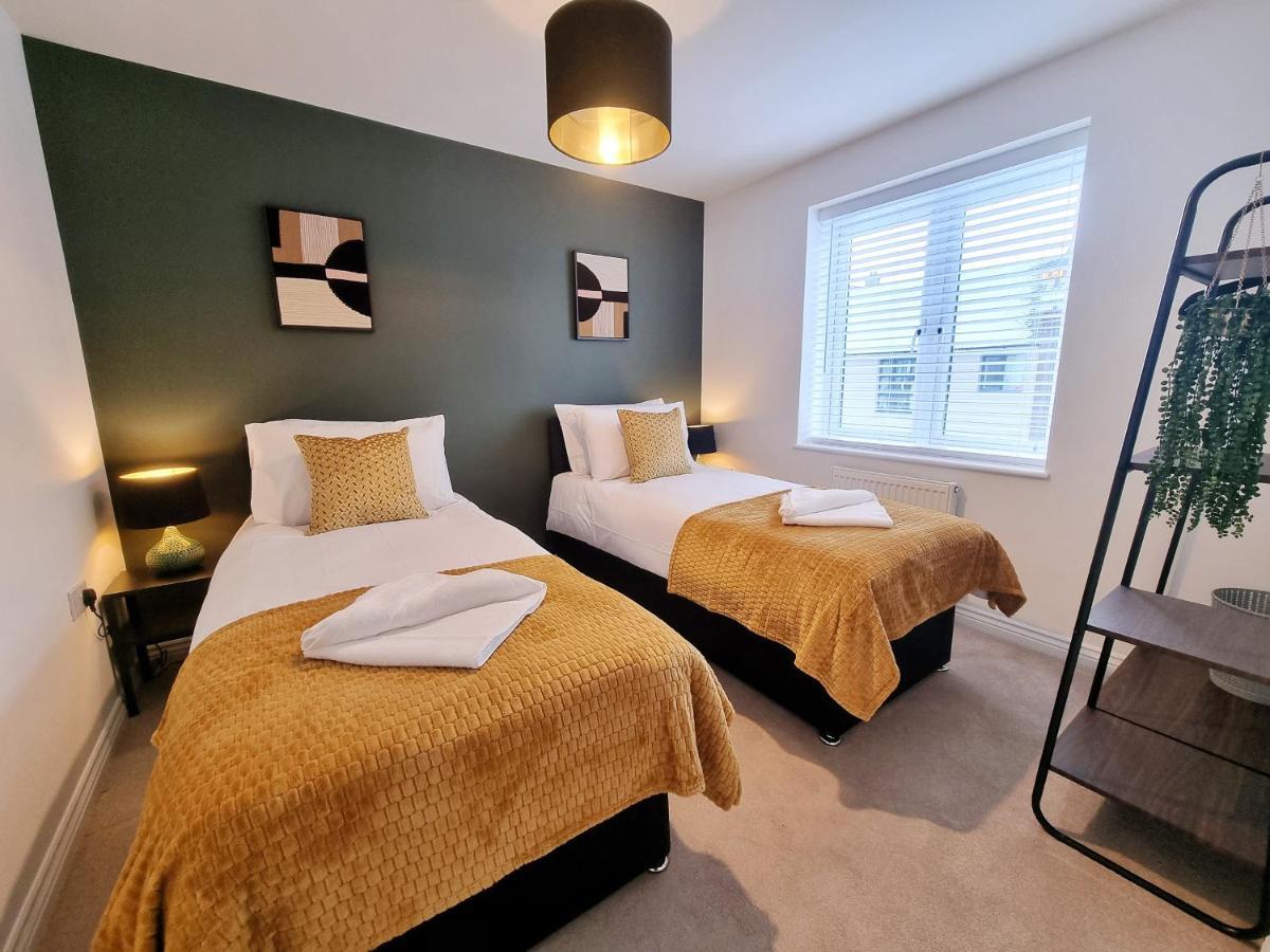 Modern & Spacious 3 Bedrooms And 2 Bathrooms Home, Free Parking! Cambridge Zewnętrze zdjęcie