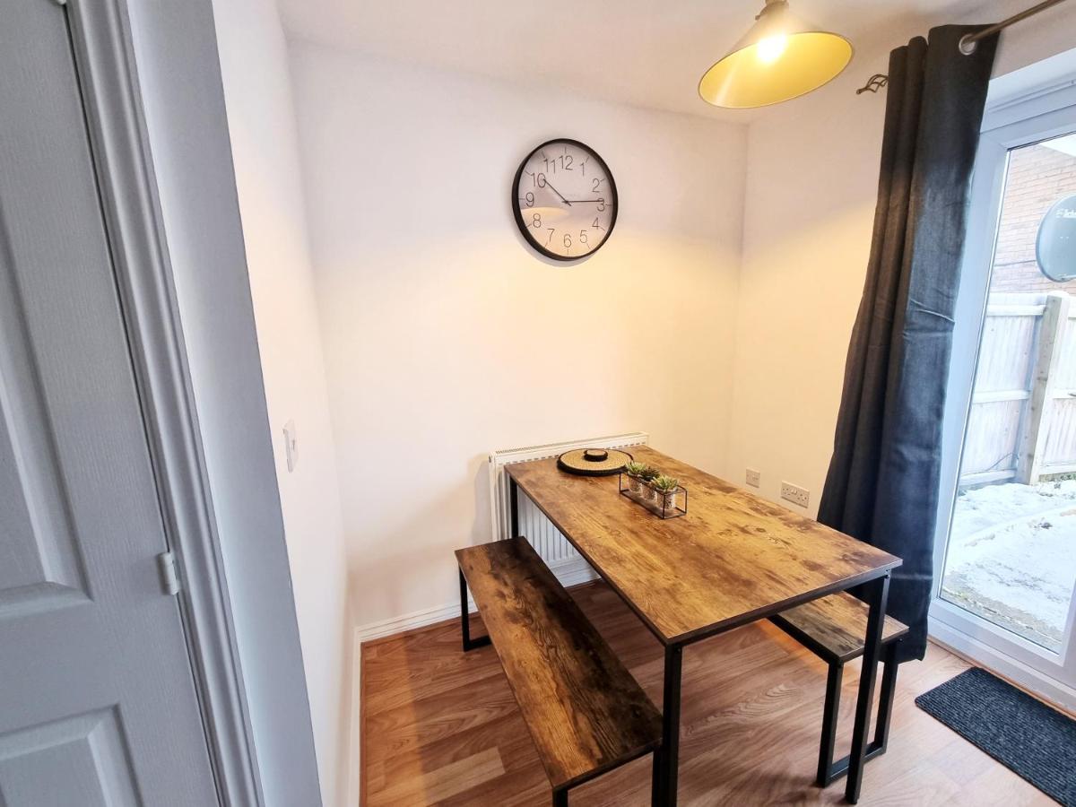 Modern & Spacious 3 Bedrooms And 2 Bathrooms Home, Free Parking! Cambridge Zewnętrze zdjęcie